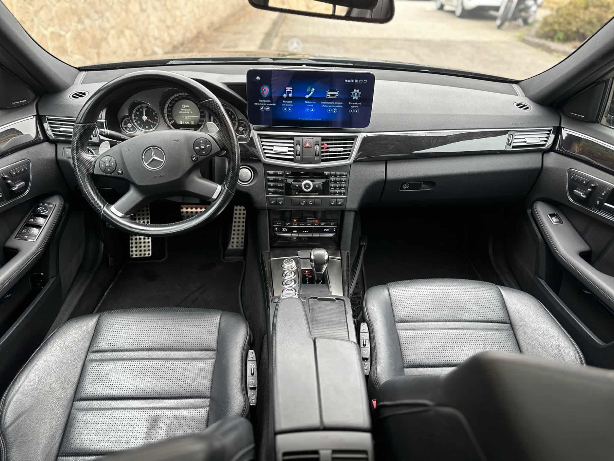 Mercedes E 63 AMG Speedshif 7G-MCT +Pannorama (2010) - Photo 3