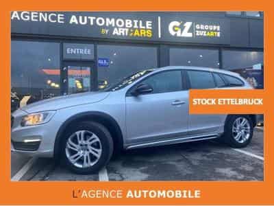 Volvo V60 vente privé (2018) - Photo 2