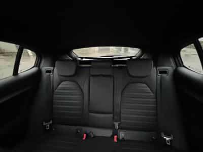 Alfa-Romeo Stelvio Veloce (2022) - Photo 12