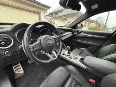 Alfa-Romeo Stelvio Veloce (2022) - Photo 14