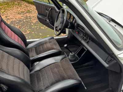 Porsche Carrera GT Targe (1983) - Photo 9