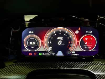 VW Golf Golf R – Série Spéciale “20 Years” (2024) - Photo 8