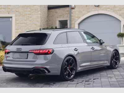 Audi RS4 Competition PLUS (2023) - Photo 2