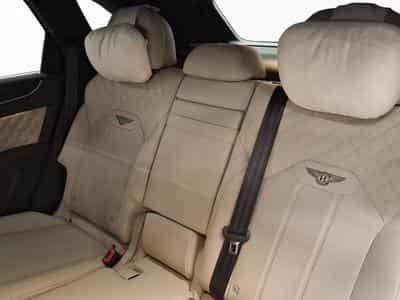 Bentley Bentayga V8 Azure (2023) - Photo 13