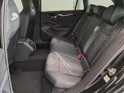 VW Passat Variant R-Line 2.0 TSI 7-Gang-DSG 4x4 (2026) - Photo 10