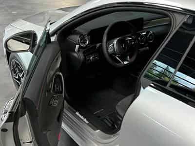 Mercedes CLA 250 AMG Line (2023) - Photo 11