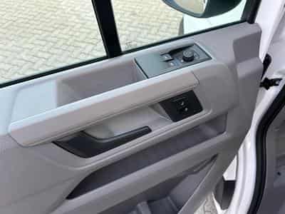 VW Crafter 35 2.0 TDI (2026) - Photo 3