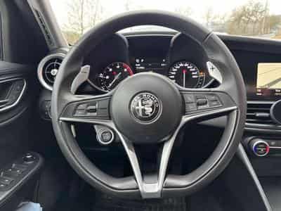 Alfa-Romeo Giulia 2.2 TURBO DIESEL - 150PS - AUTOMATIQUE - VENTE PRI (2018) - Photo 9
