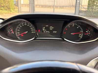 Peugeot 308 (2018) - Photo 8