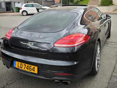 Porsche Panamera PANAMERA S (2016) - Photo 2