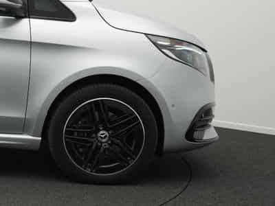 Mercedes V d RWD Avantgarde lang (2024) - Photo 6