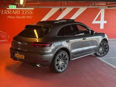 Porsche Macan Turbo (2014) - Photo 2
