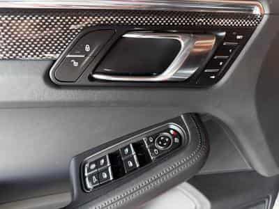 Porsche Macan Turbo (2014) - Photo 11