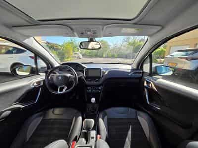Peugeot 2008 Allure (2016) - Photo 11