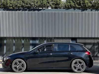Mercedes A 180 Automatique / Alcantara / Diesel / (2021) - Photo 6