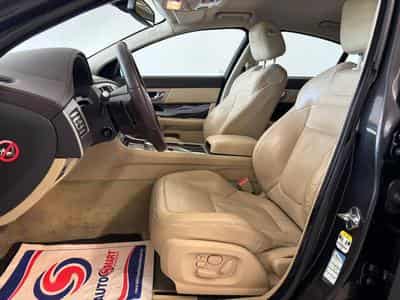 Jaguar XF 3.0 V6 Diesel Premium Luxury (2011) - Photo 10