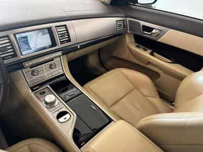 Jaguar XF 3.0 V6 Diesel Premium Luxury (2011) - Photo 9