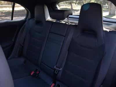 Mercedes A 250 A250e PHEV AMG Line 8G-DCT (2020) - Photo 6