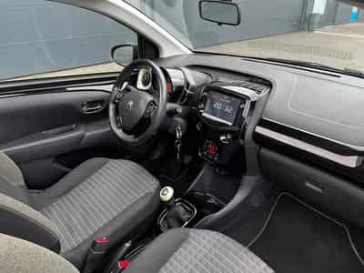 Peugeot 108 108 1.0 VTI Top!Collection, toit ouvrant (2020) - Photo 9