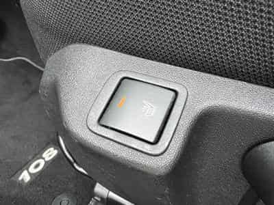 Peugeot 108 108 1.0 VTI Top!Collection, toit ouvrant (2020) - Photo 11