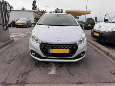 Peugeot 208 Gti By Peugeot Sport (2017) - Photo 3