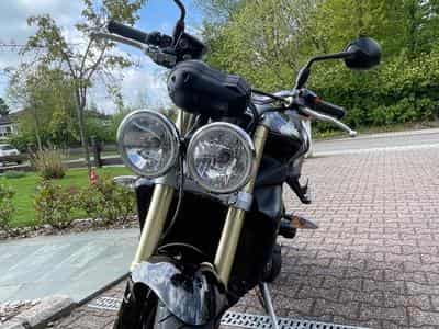 Triumph Street Triple (2009) - Photo 1