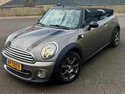Mini Cooper (2011) - Photo 1