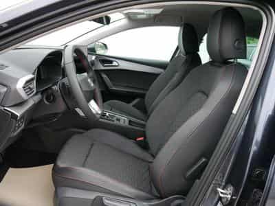 Seat Leon FR 2.0 TDI (2025) - Photo 8