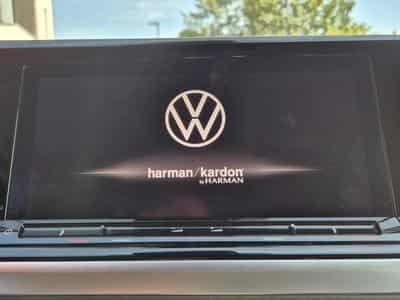 VW T7 Multivan Style Long (2022) - Photo 12