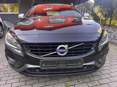 Volvo V60 Kombi Momentum R-Design (2019) - Photo 4