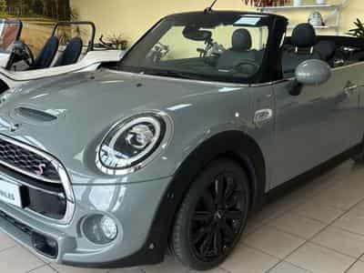 Mini Cabrio Cooper (2018) - Photo 1