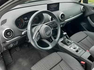 Audi A3 Audi A3 Sportback noir metallisé (2019) - Photo 5