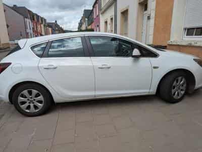 Opel Astra P-J/103/1940 (2010) - Photo 1