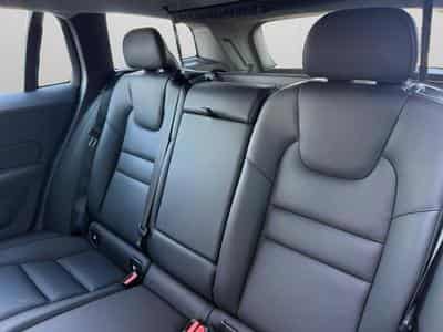 Volvo V60 B4 Plus Bright / Diesel (2023) - Photo 13