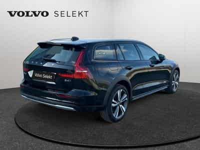 Volvo V60 B4 Plus Bright / Diesel (2023) - Photo 2
