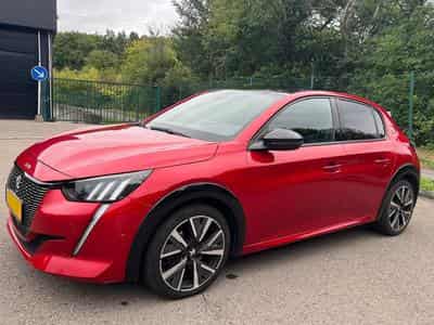 Peugeot 208 GT (2020) - Photo 2