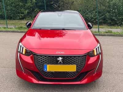Peugeot 208 GT (2020) - Photo 3