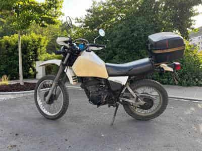Yamaha XT 550 (1982) - Photo 1