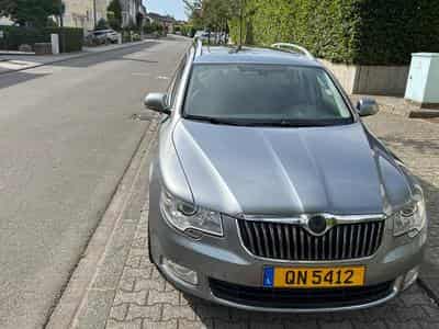 Skoda Superb Superb Combi Elegance L&K 2.0 (2012) - Photo 1