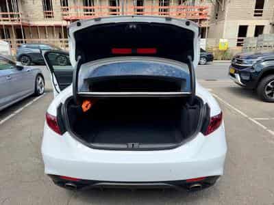 Alfa-Romeo Giulia 2.0 Turbo 280 AT Q4 Veloce (2019) - Photo 12