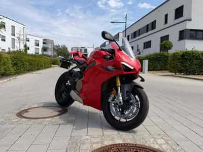 Ducati Panigale V4S (2023) - Photo 7