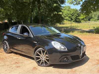 Alfa-Romeo Giulietta 1.4 (2011) - Photo 1