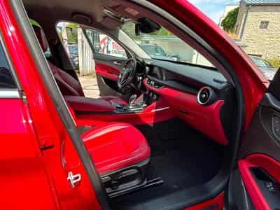 Alfa-Romeo Stelvio 2.0 201CV Q4 (2018) - Photo 13