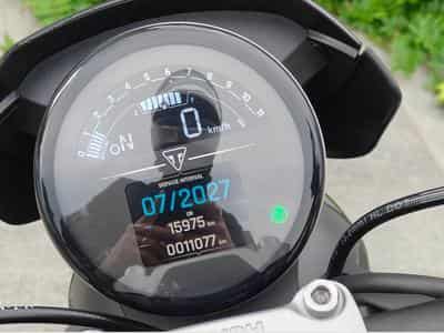 Triumph Trident Quickshifter, Heated grips, Bluetooth M (2021) - Photo 3