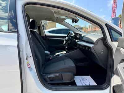 VW Golf VIII 1.0 eTSI 110 Life (2022) - Photo 9
