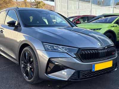 Skoda Octavia Combi RS (2025) - Photo 1