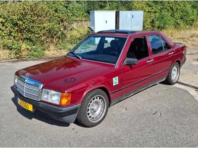 Mercedes W201 190E 2.0 (1984) - Photo 1