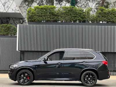 BMW X5 50D / Pack M / Camera 360 / 7 Places / (2015) - Photo 8