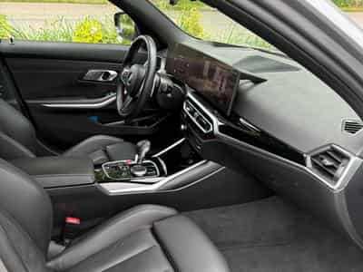 BMW M3 M3 xDrive M Competition (2024) - Photo 10