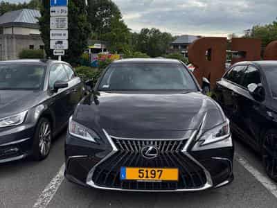 Lexus ES 300h Executive Line (2023) - Photo 1